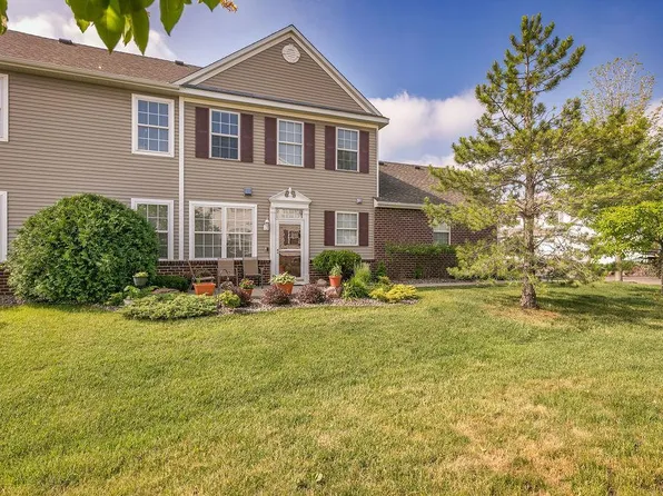 4880 Boatman Ln #10806, Inver Grove Heights, MN 55076