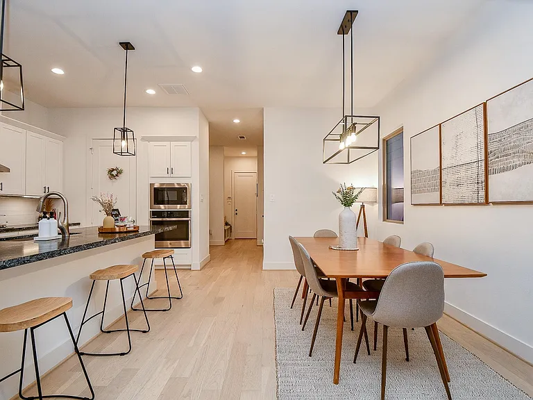 4403 Greeley St — Photo 10