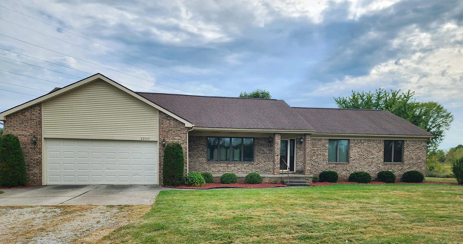 23100 McPhall Rd photo 1