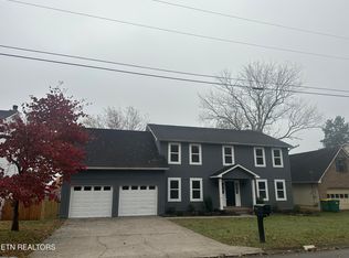 11028 Center Cross Dr, Knoxville, TN 37934