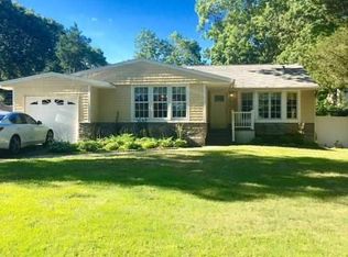 15 Parnell Dr, Smithtown, NY 11787