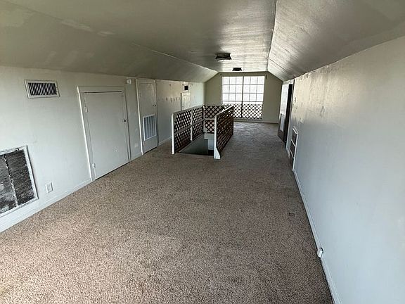 4th image of 3720 Irving St