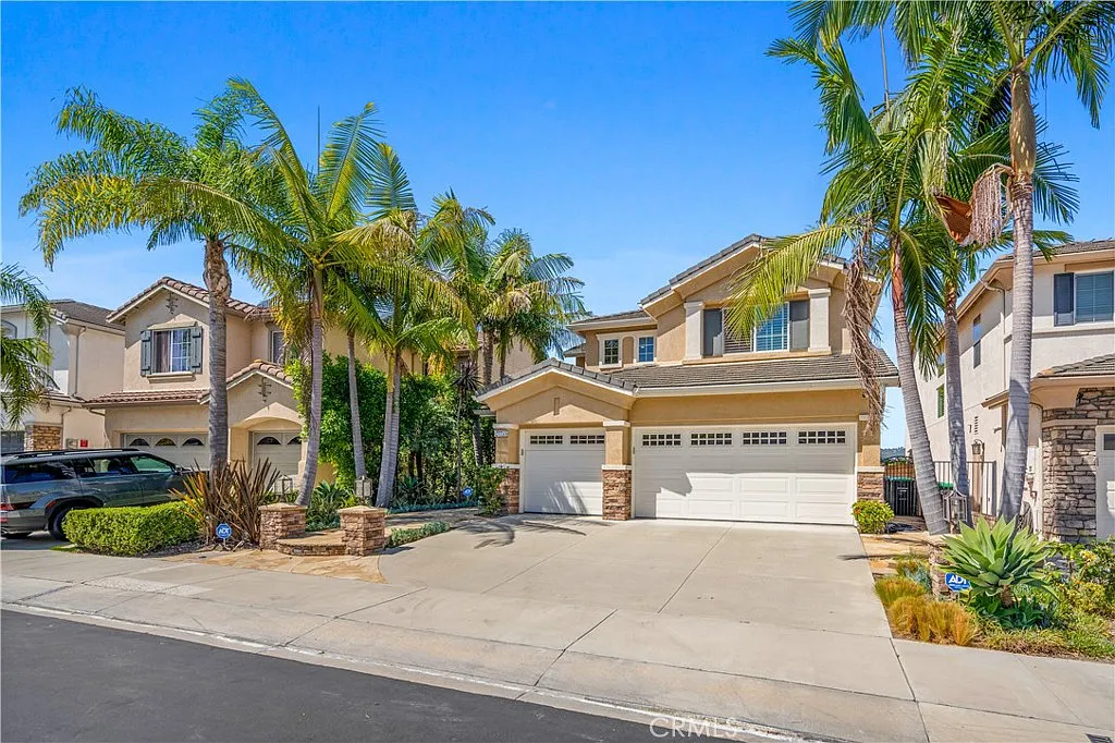 4 bed, 2795 sqft, $6,500 — Photo 1