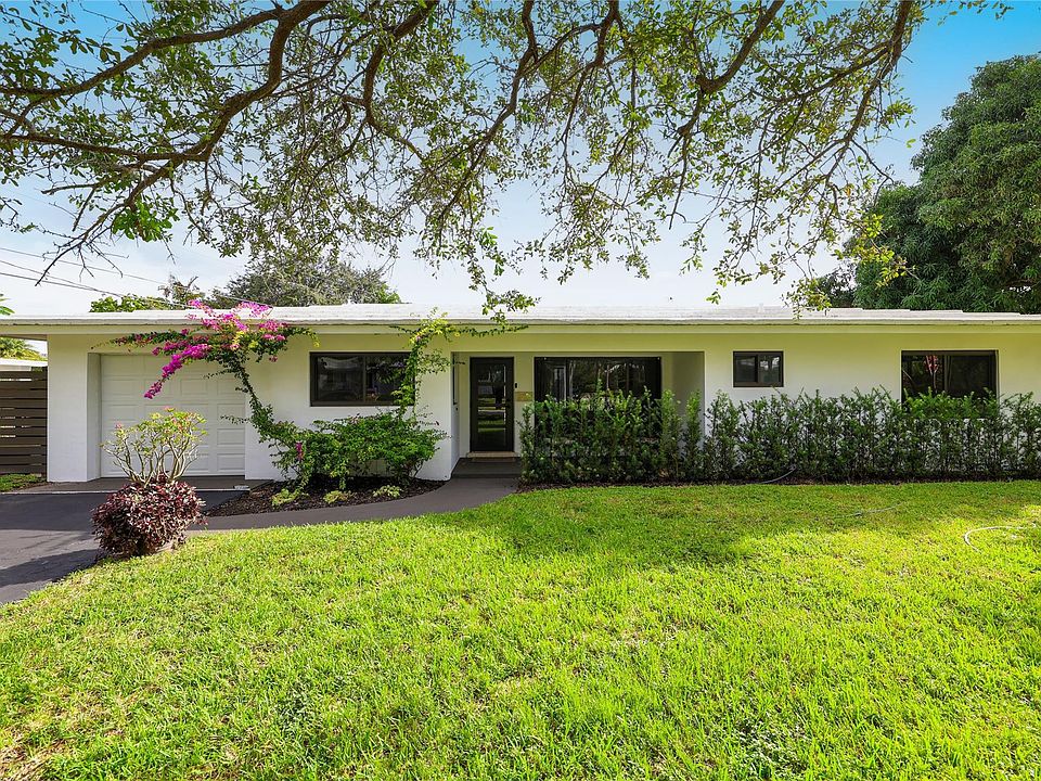 1st image of 732 SE 15th Avenue
