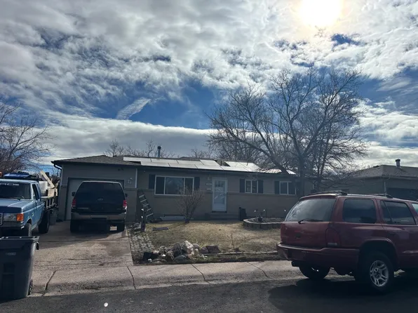 933 Sun Valley Dr, Cheyenne, WY 82001