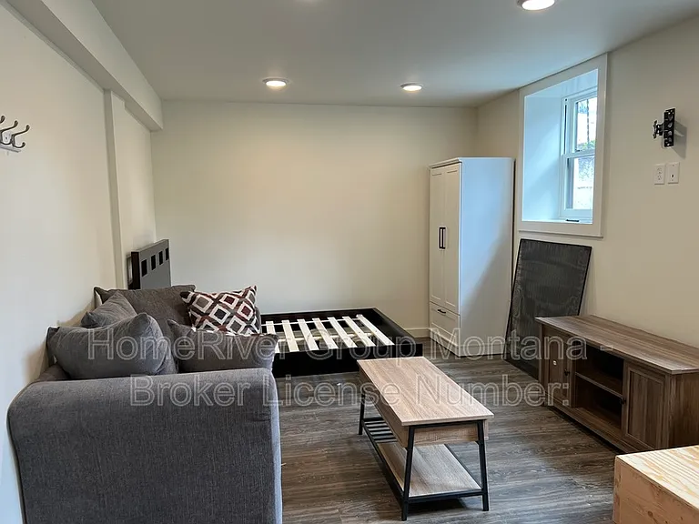 508 S 3rd St W #B4 — Photo 2