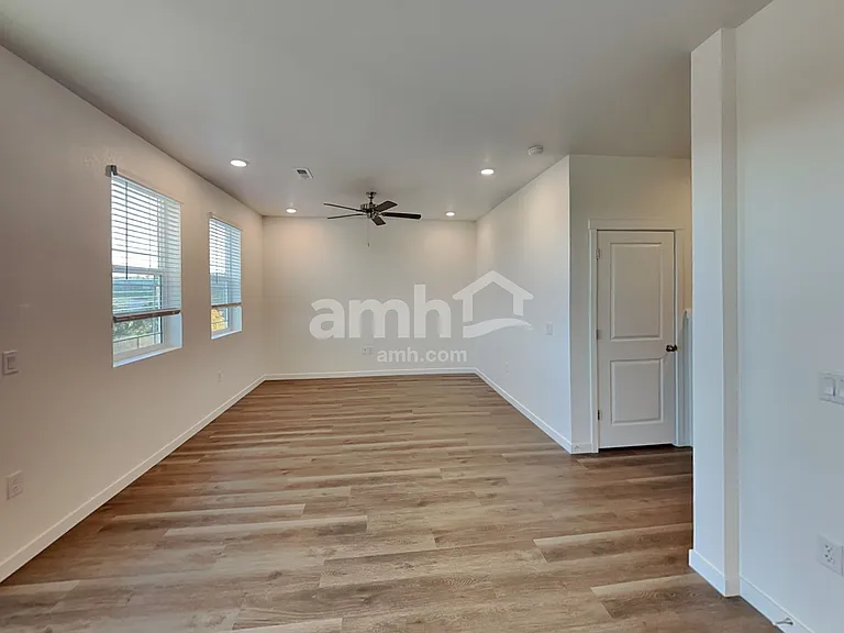 26132 E Calhoun Cir — Photo 5