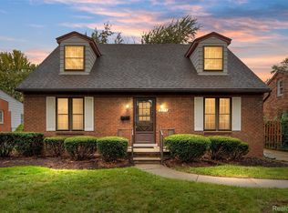 21717 Madison St, Saint Clair Shores, MI 48081