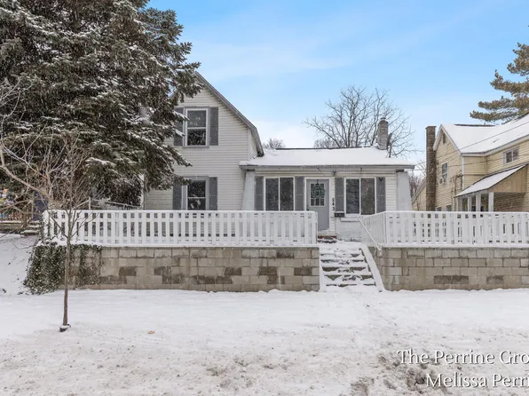 243 Straight Ave SW, Grand Rapids, MI 49504