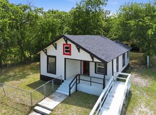 910 Loney St, Fort Worth, TX 76104