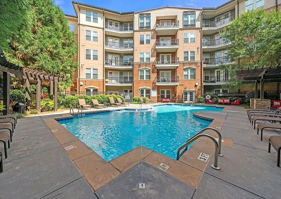 901 Abernathy Rd #4220