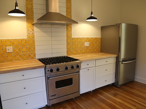 3rd image of 2204 Parkway Dr
