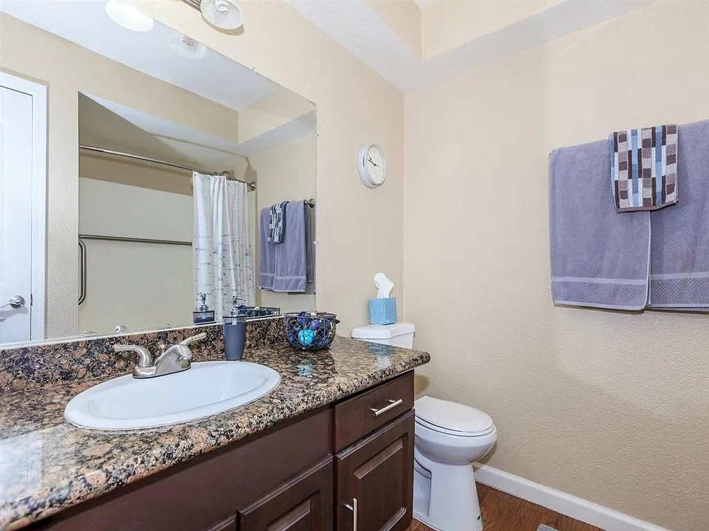 Mojave Blue Apartments — Photo 2