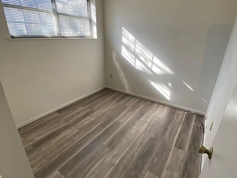 18222 Fox Chase Cir — Photo 19