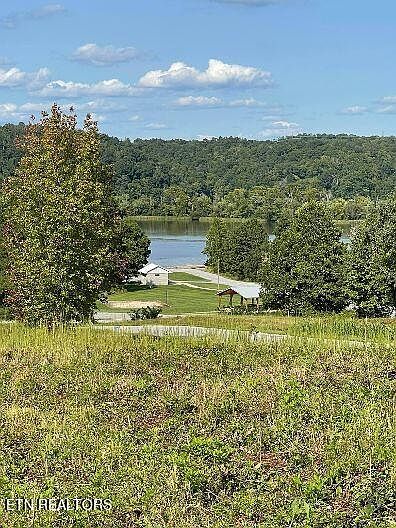 1st image of 104 Huckleberry Dr