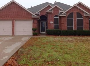 4434 Hanover St, Grand Prairie, TX 75052