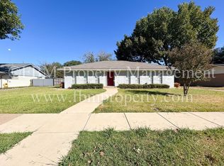 1700 Charlottsville Dr, Ennis, TX 75119