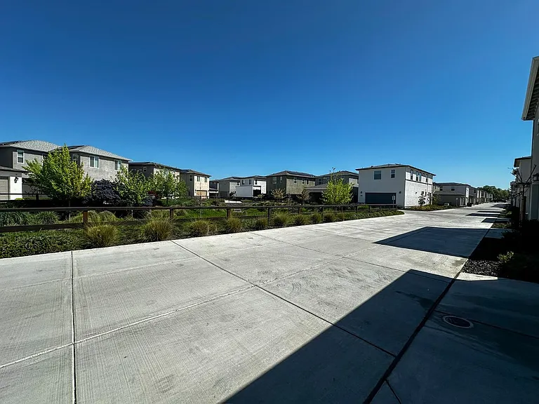 2957 Honey Opal Ave — Photo 37