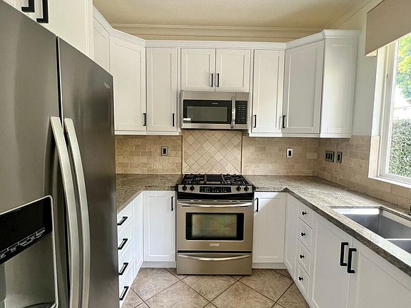 5th image of 2535 Santa Ana Ave