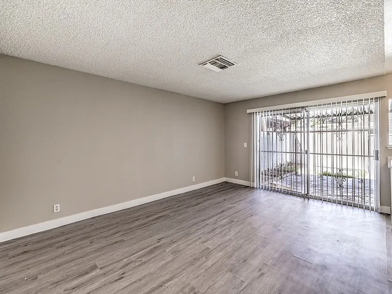 2426 Paradise Village Way — Photo 5