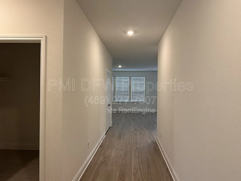 649 Saxony Dr — Photo 11