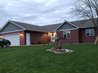 140 8th Ave NW, Plainview, MN 55964