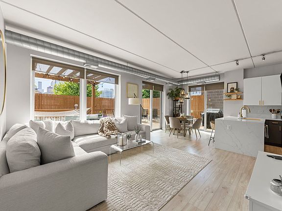 4th image of 873 N Larrabee St APT 202