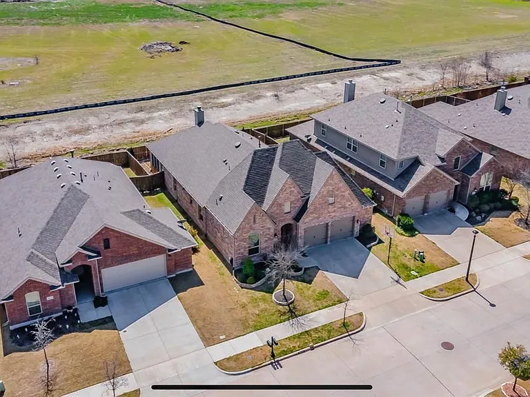 2312 Independence Dr — Photo 4