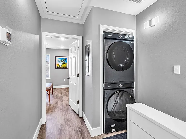 107 E Orchard Loop — Photo 9