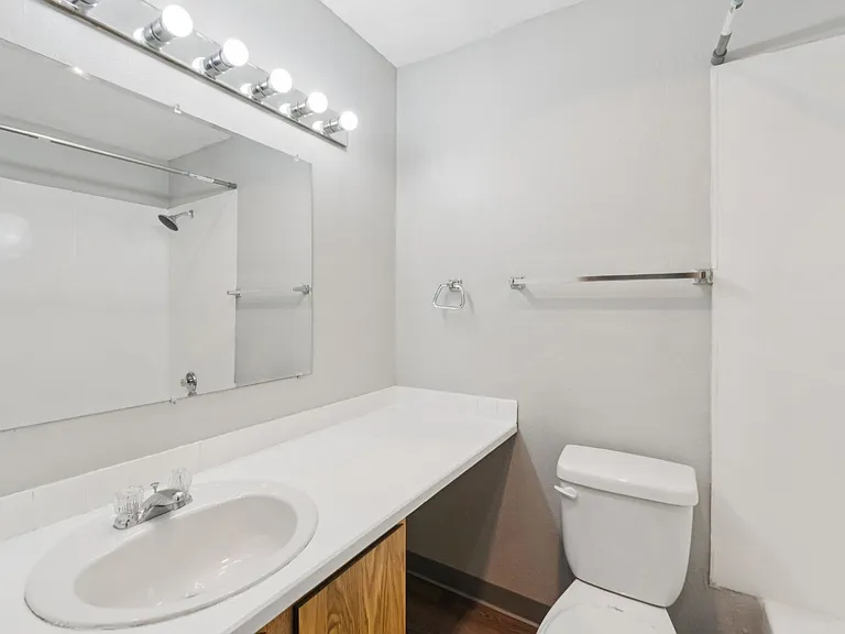 Westwood Apartments — Photo 48
