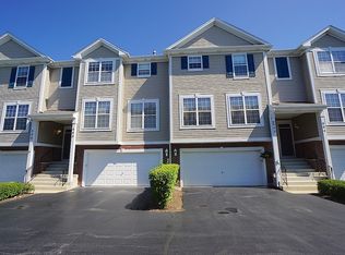 600 Declaration Ln, Aurora, IL 60502