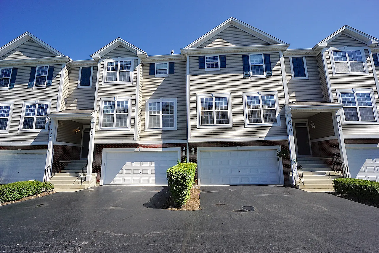 600 Declaration Ln photo 1