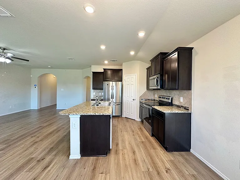 300 Danielle Dr — Photo 11