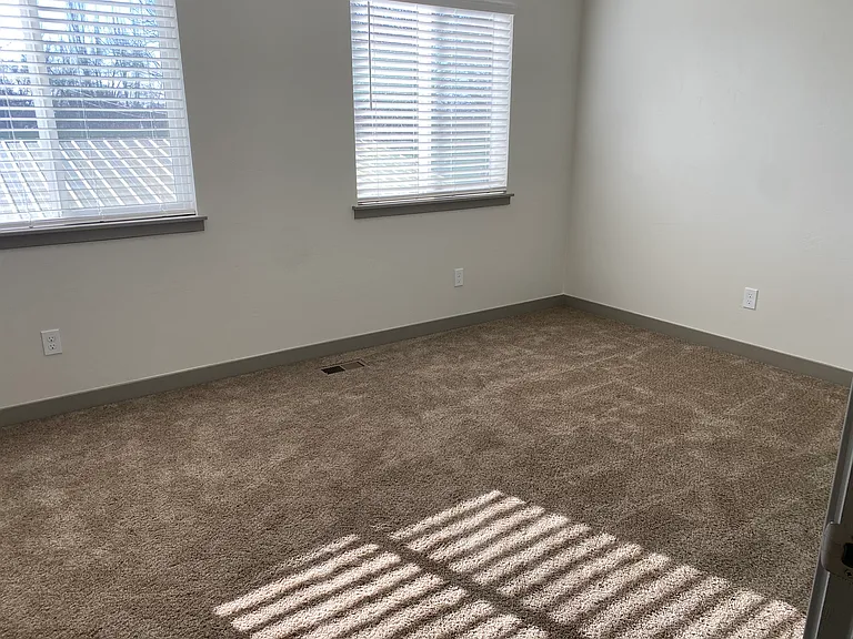 460 N Main St — Photo 15