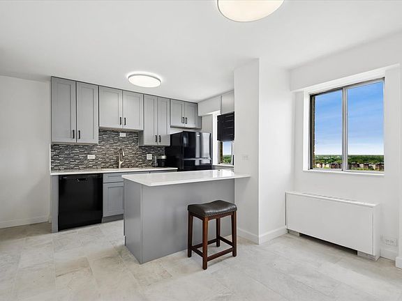 5th image of 7033 N Kedzie Ave APT 1615