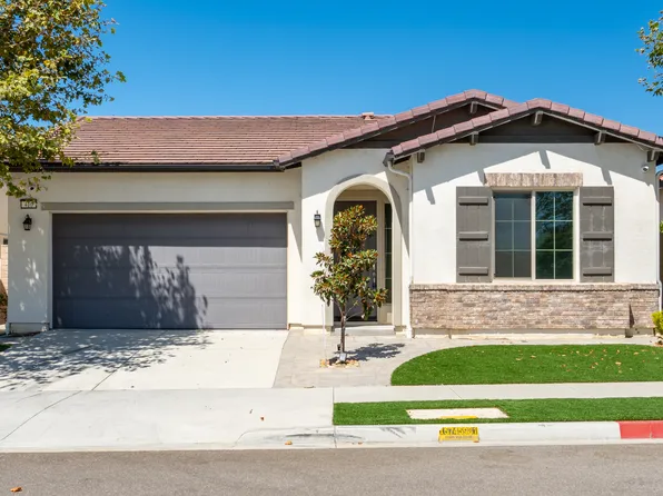 410 Autumn Path Ln, Santa Paula, CA 93060