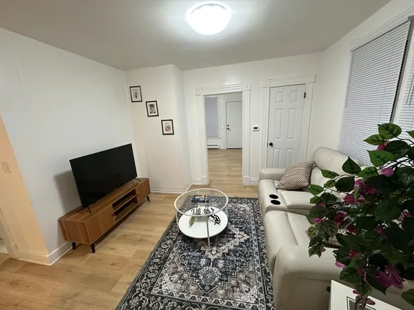 63 Whitmore St APT 1W, Hartford, CT 06114