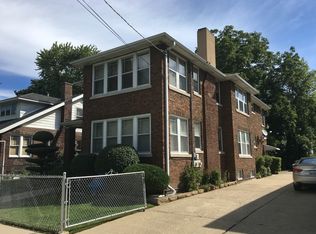 31 N Chapel St, Waukegan, IL 60085