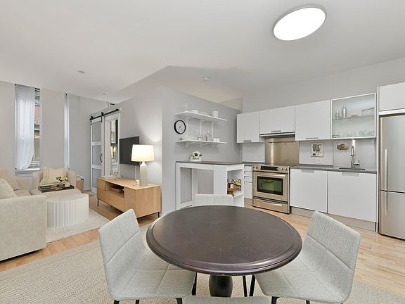 2nd image of 346-354 Congress St #312