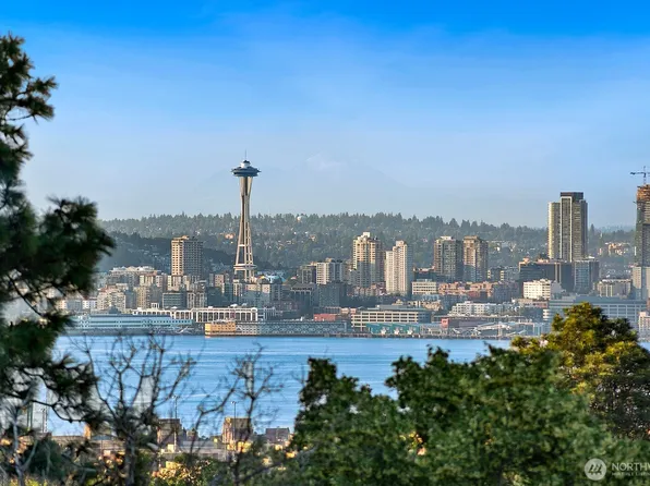 5053 35th Avenue SW #B, Seattle, WA 98126