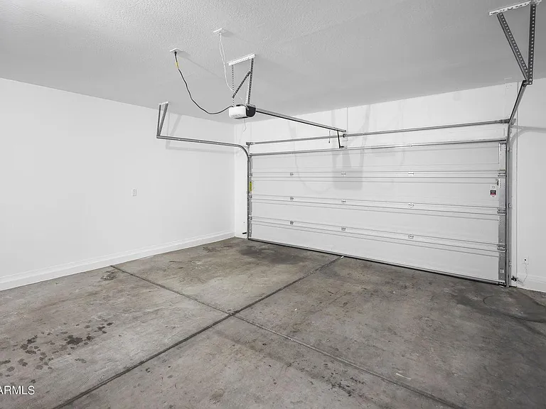 7135 W Rancho Dr — Photo 9