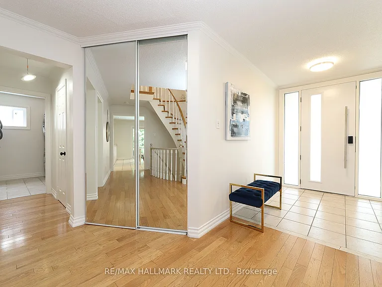 58 Pickett Cres — Photo 9