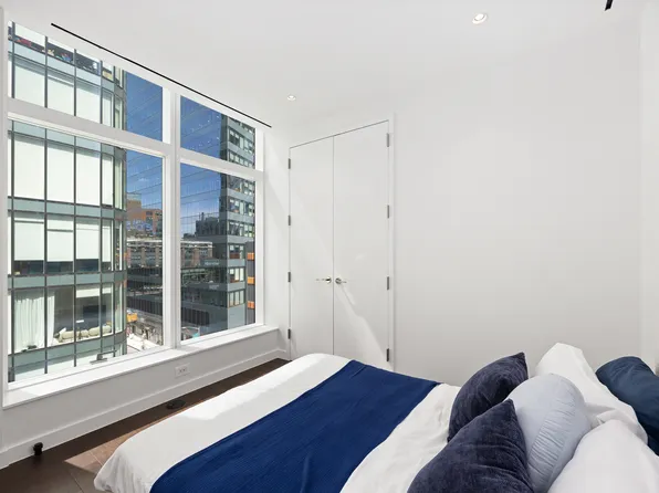 27-20 42nd Road image 6 of 13