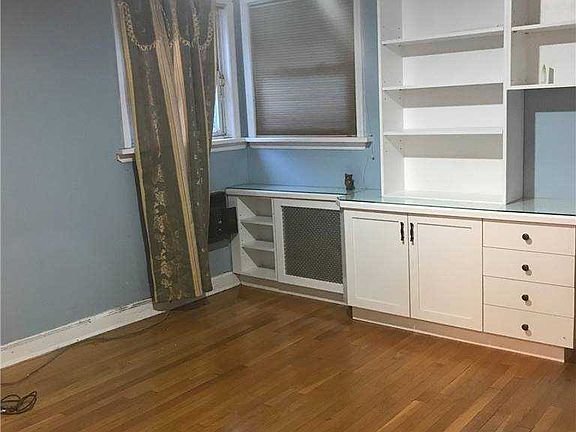 3rd image of 5021 Oceania St