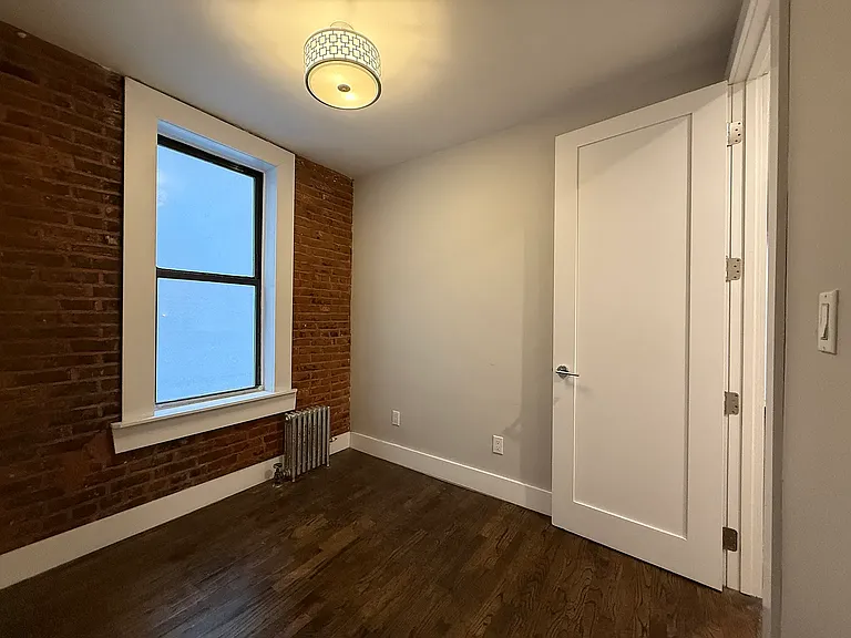 934 Myrtle Ave #10 — Photo 7