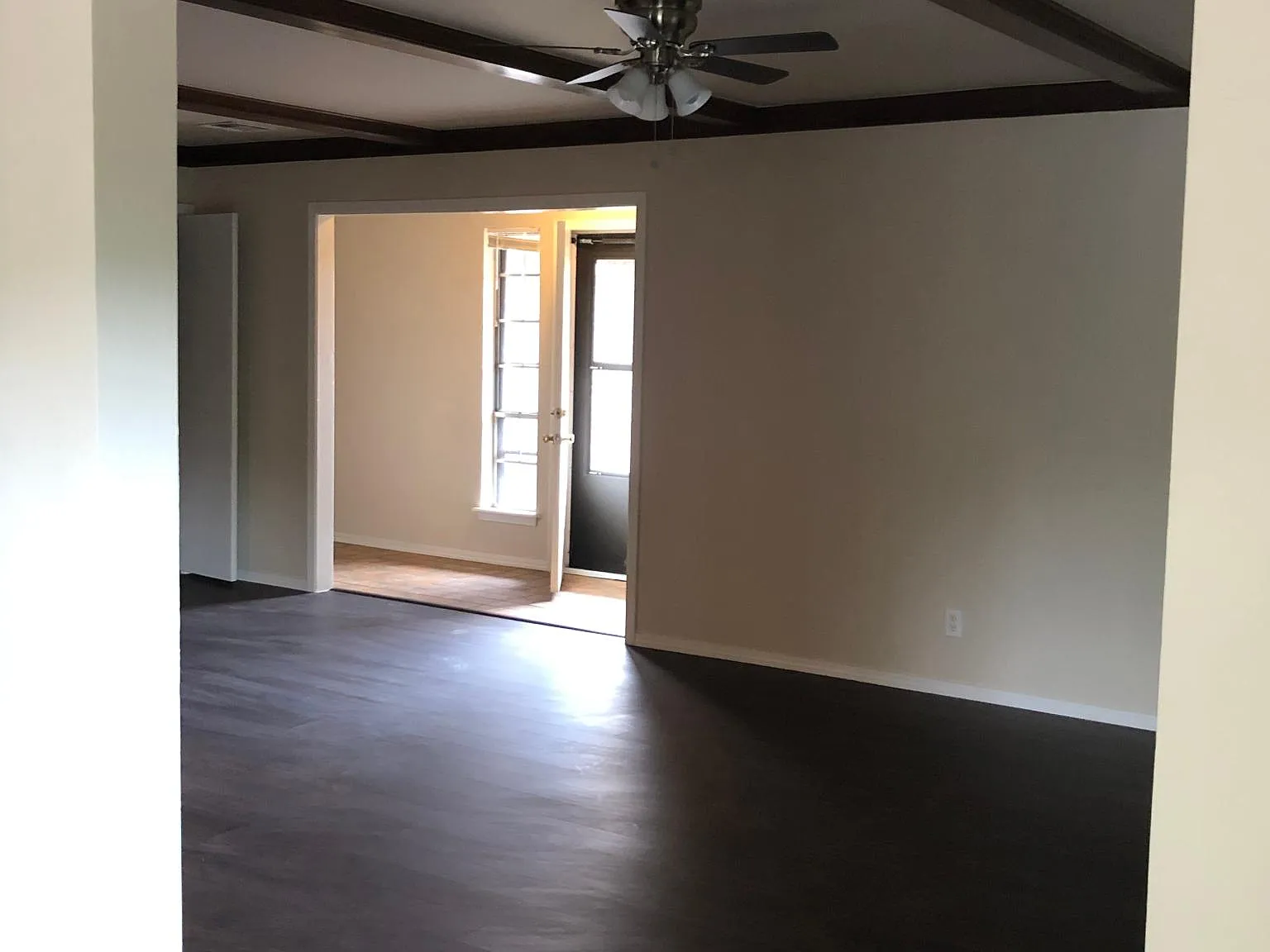 3 bed, 2100 sqft, $1,595 — Photo 2