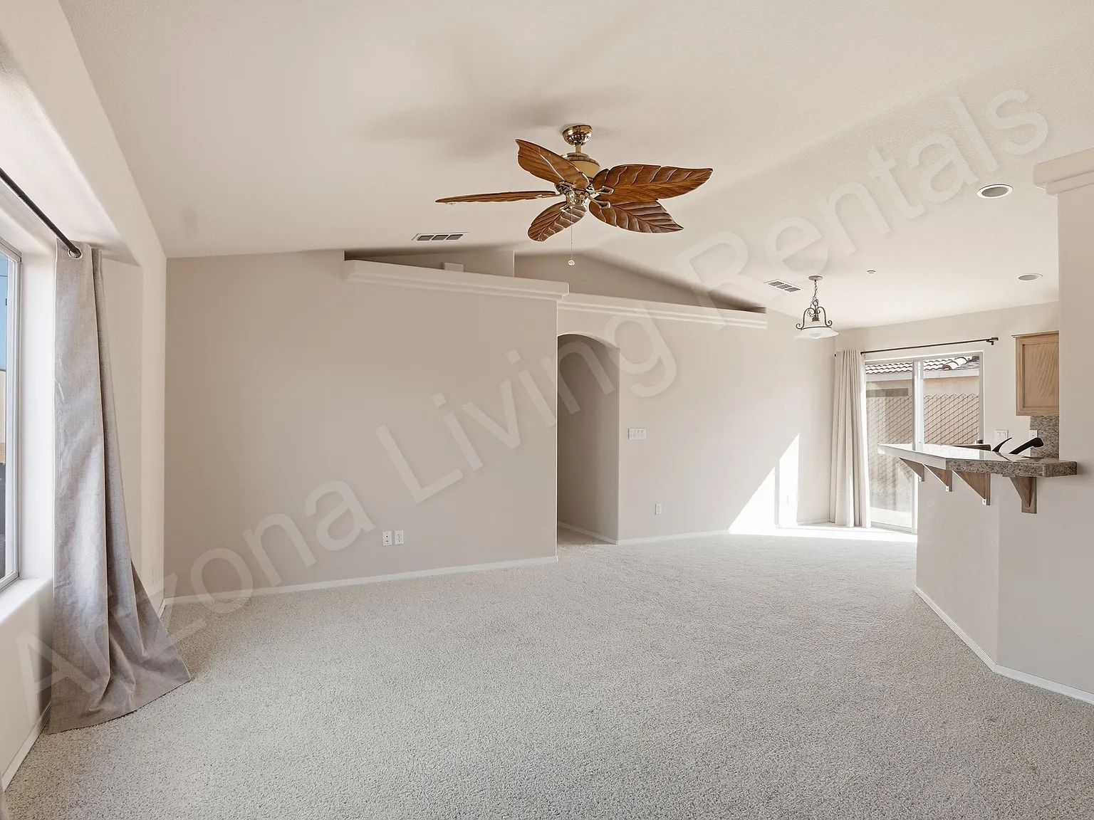 3 bed, 1030 sqft, $1,500 — Photo 3