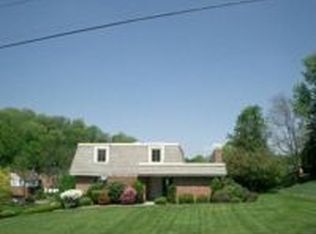 2498 Southvue Dr, Pittsburgh, PA 15241