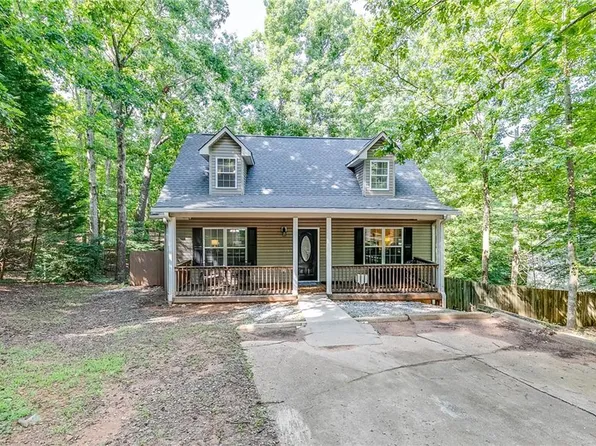 3307 Cove Overlook Dr, Gainesville, GA 30501