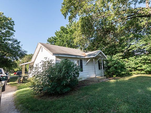 2nd image of 3704 County Road 4475